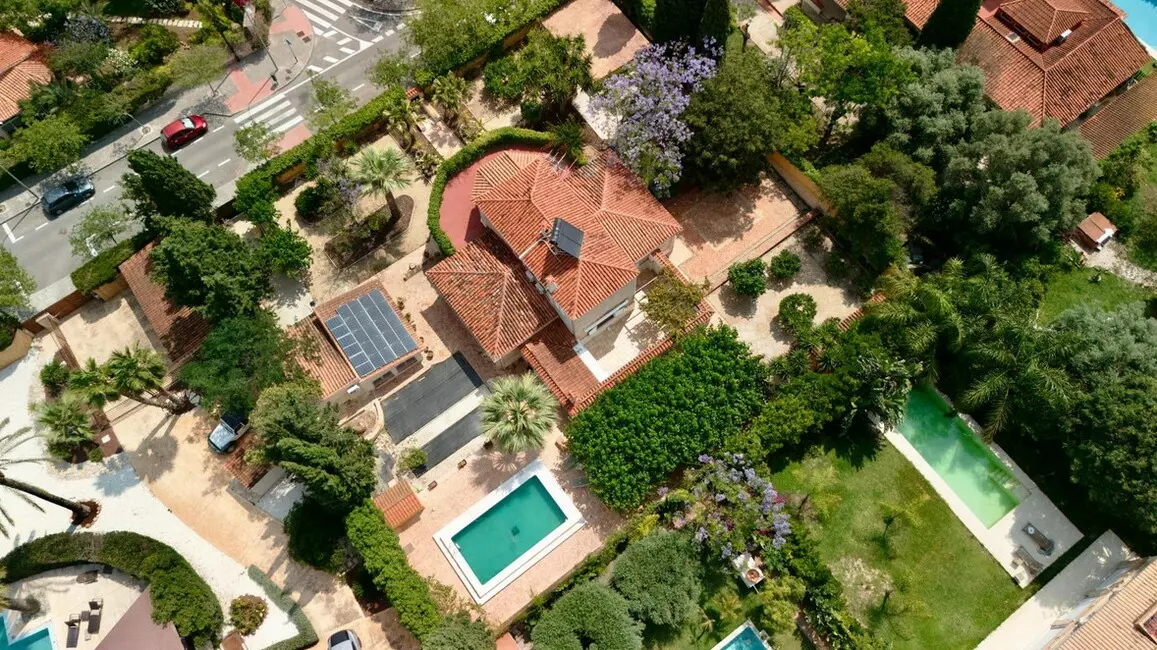 6-bedroom Villa In Alicante, Spain (500 M²)