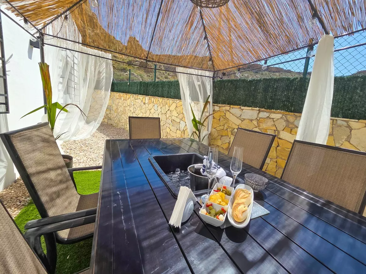 3-bedroom Villa In Crevillent, Spain (140 M²)