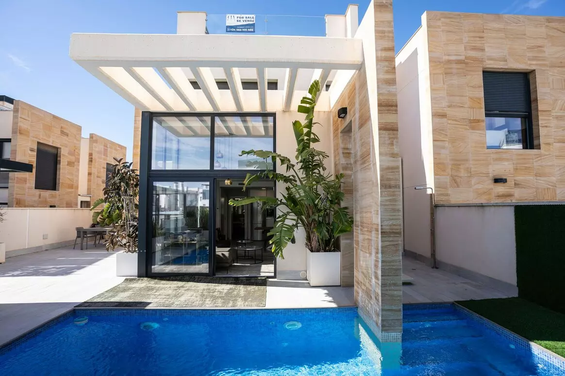3-bedroom Villa In Orihuela Costa, Spain (104 M²)