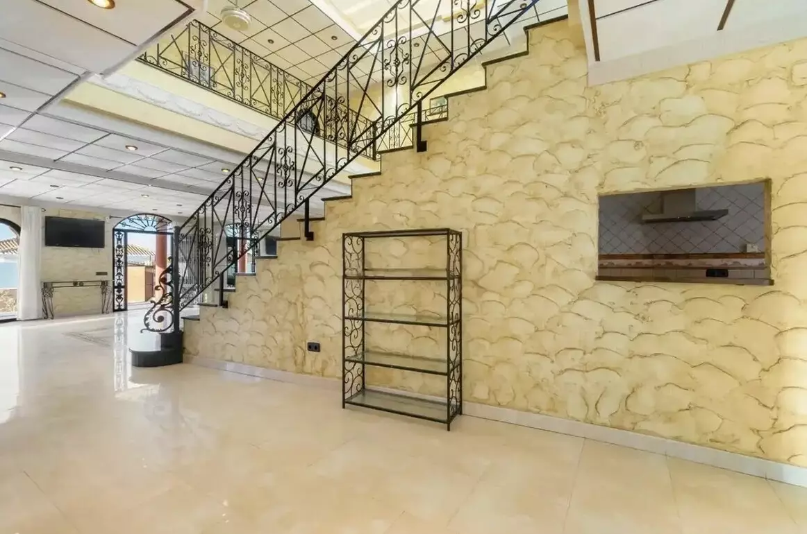 4-bedroom Villa In Orihuela Costa, Spain (400 M²)