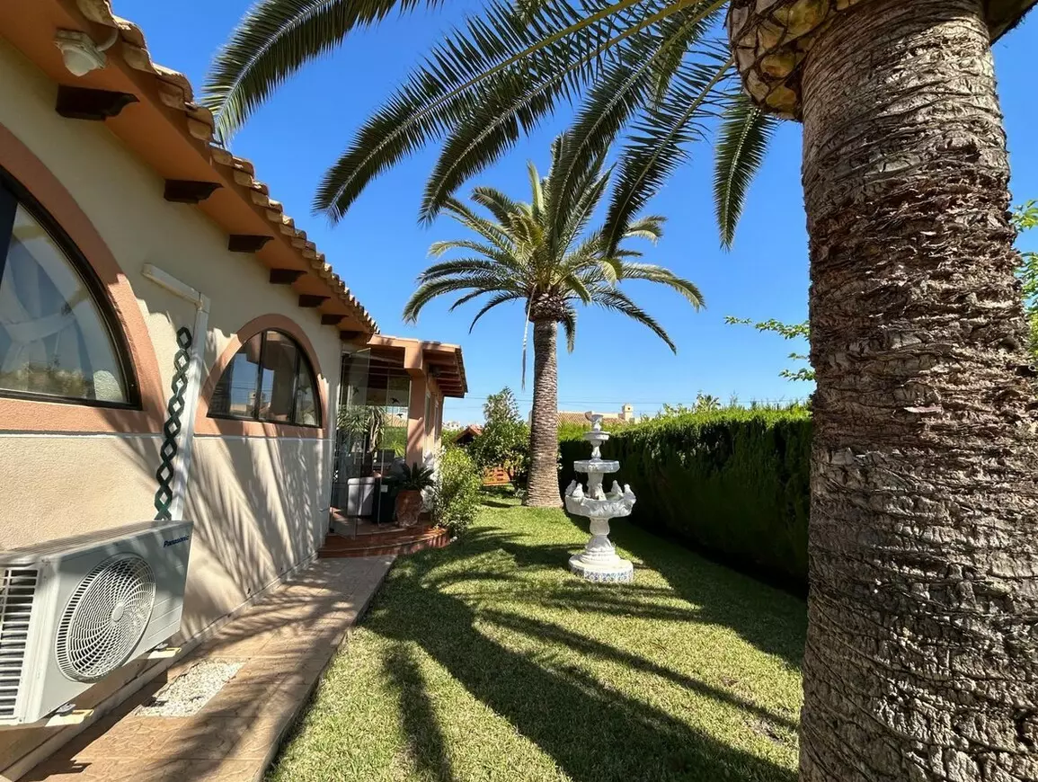 3-bedroom Villa In Cabo Roig, Spain (179 M²)
