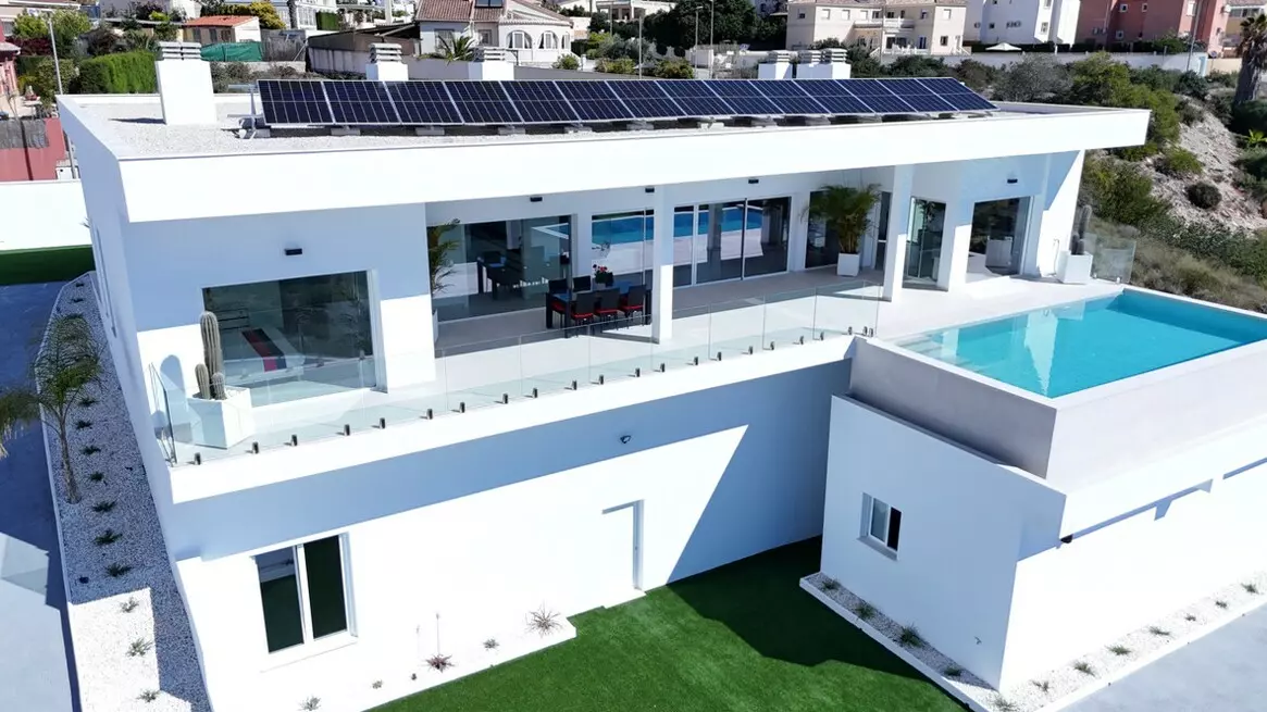 5-bedroom Villa In San Fulgencio, Spain (487 M²)