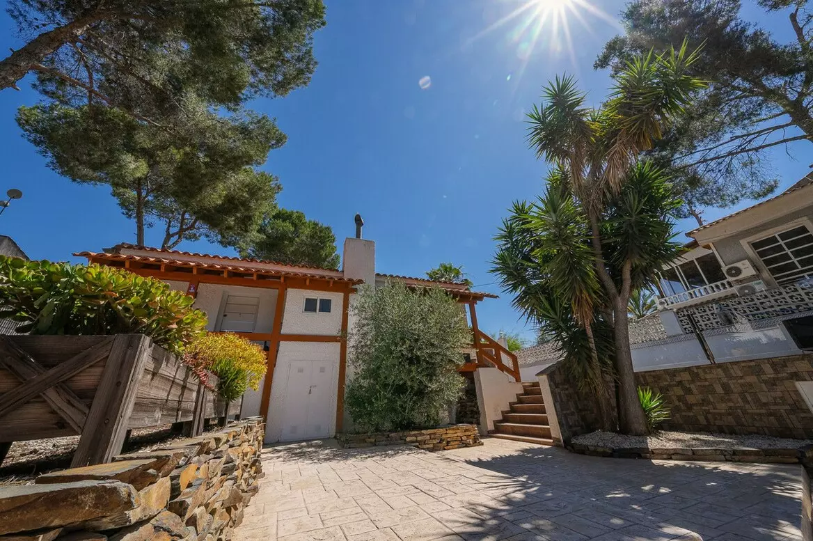 4-bedroom Villa In Pilar De La Horadada, Spain (168 M²)