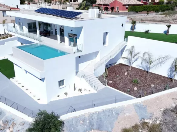5-bedroom Villa In San Fulgencio, Spain (487 M²)