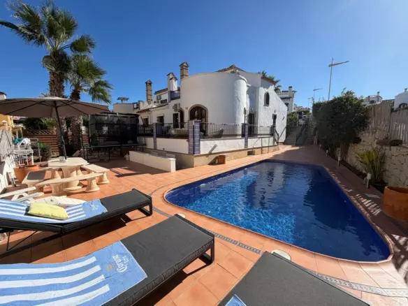 4-bedroom Villa In Algorfa, Spain (132 M²)