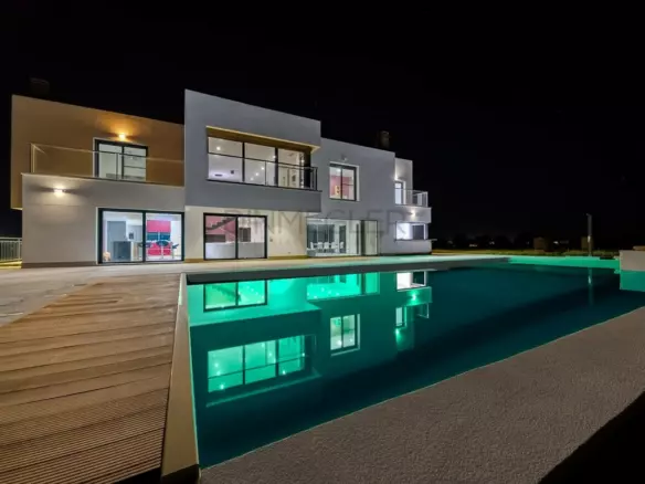 5-bedroom Villa In San Fulgencio, Spain (506 M²)