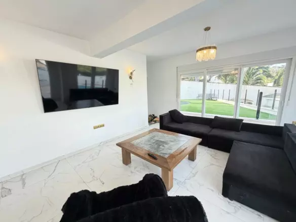 6-bedroom Villa In Orihuela Costa, Spain (240 M²)