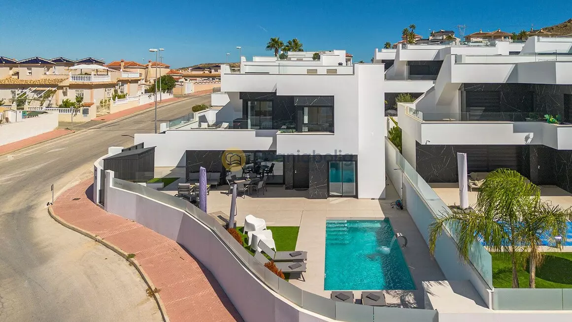 3-bedroom Villa In Rojales, Spain (129 M²)