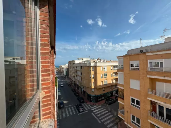 3-bedroom Apartment In Guardamar Del Segura, Spain (77 M²)