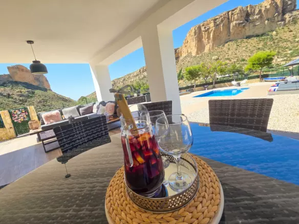 3-bedroom Villa In Crevillent, Spain (140 M²)