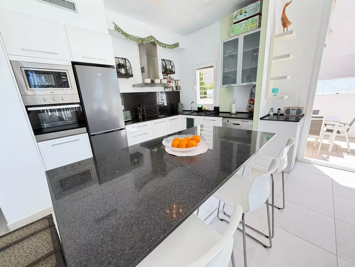 4-bedroom Villa In Pilar De La Horadada, Spain (160 M²)