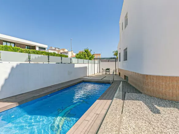 4-bedroom Villa In San Fulgencio, Spain (143 M²)