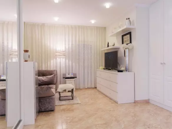 7-bedroom Villa In Orihuela Costa, Spain (284 M²)