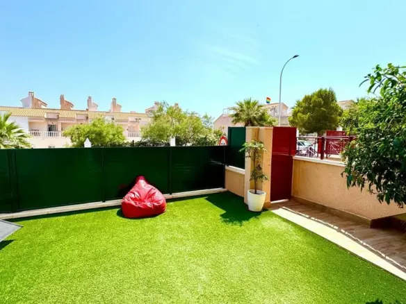 2-bedroom Apartment In Santa Pola, Spain (85 M²)