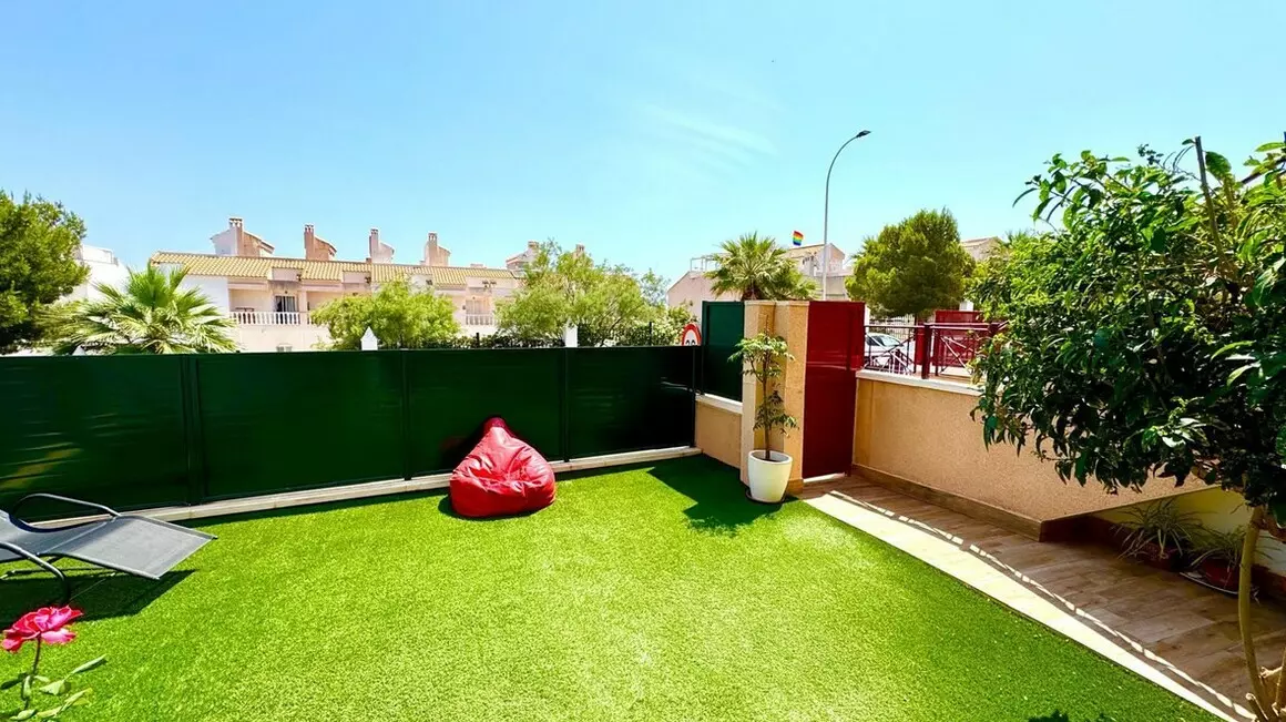2-bedroom Apartment In Santa Pola, Spain (85 M²)