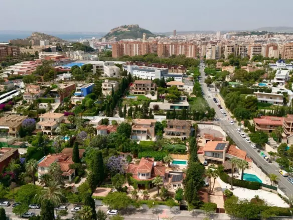 6-bedroom Villa In Alicante, Spain (500 M²)