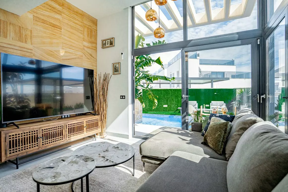 3-bedroom Villa In Orihuela Costa, Spain (104 M²)