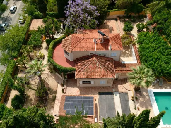 6-bedroom Villa In Alicante, Spain (500 M²)
