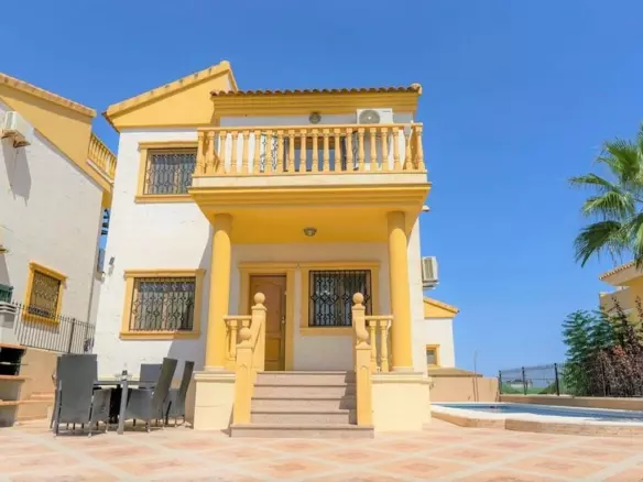 3-bedroom Villa In Alicante, Spain (132 M²)