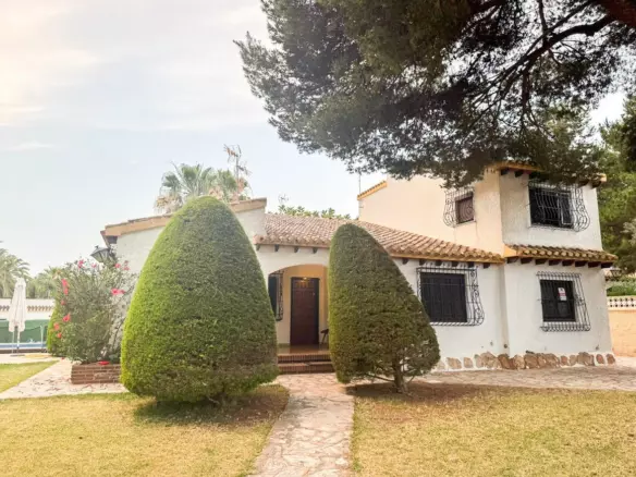 4-bedroom Villa In Orihuela Costa, Spain (200 M²)