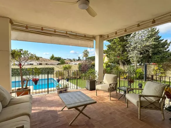 7-bedroom Villa In Orihuela Costa, Spain (450 M²)