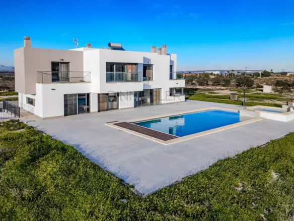5-bedroom Villa In San Fulgencio, Spain (506 M²)