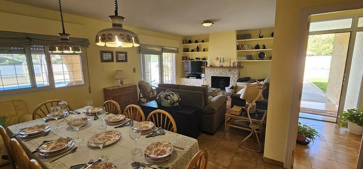 5-bedroom Villa In Orihuela Costa, Spain (207 M²)