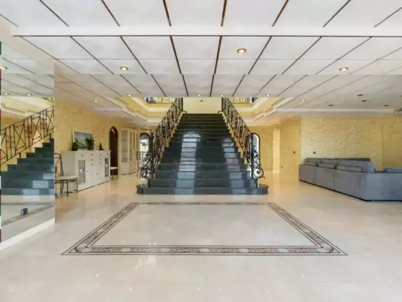 4-bedroom Villa In Orihuela Costa, Spain (400 M²)