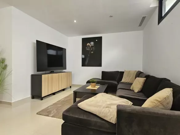 6-bedroom Villa In Orihuela Costa, Spain (208 M²)