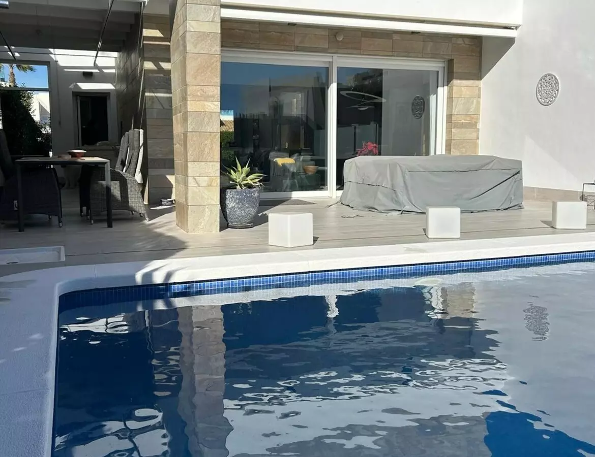 3-bedroom Villa In Algorfa, Spain (130 M²)