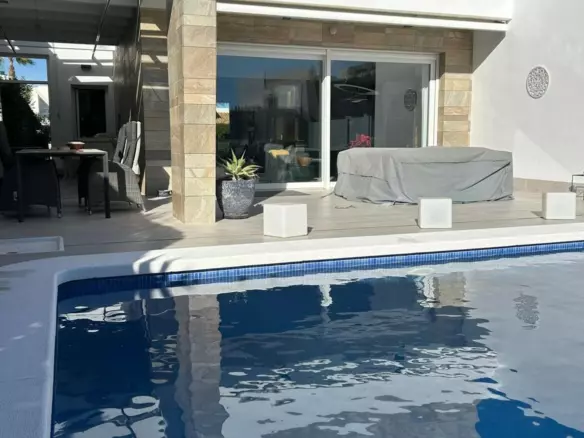 3-bedroom Villa In Algorfa, Spain (130 M²)