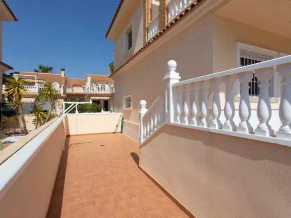 4-bedroom Villa In Torrevieja, Spain (180 M²)
