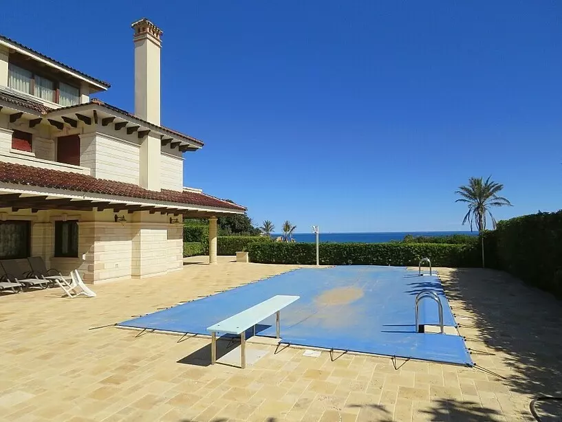 7-bedroom Villa In Cabo Roig, Spain (600 M²)