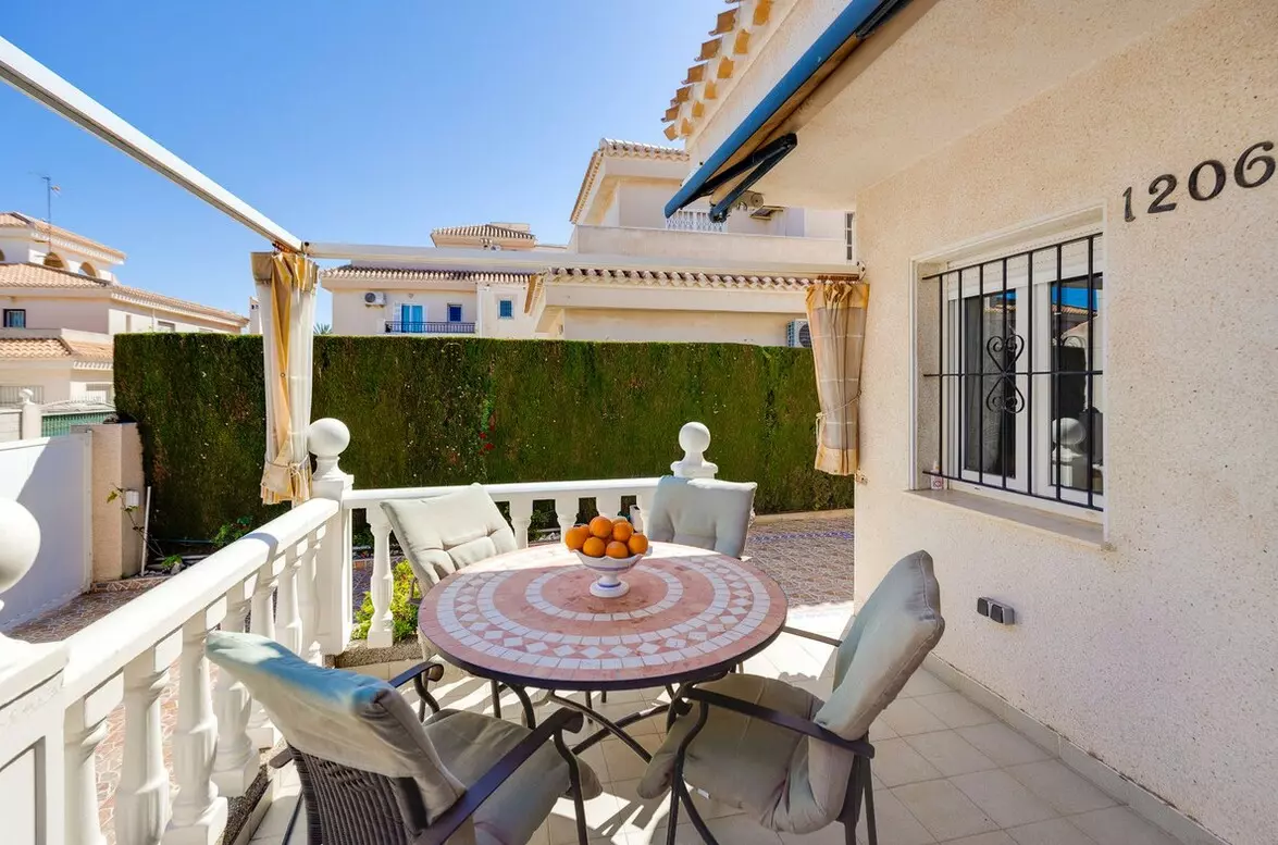 3-bedroom Villa In Orihuela Costa, Spain (125 M²)