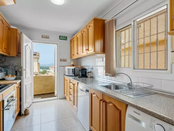 3-bedroom Villa In Santa Pola, Spain (195 M²)