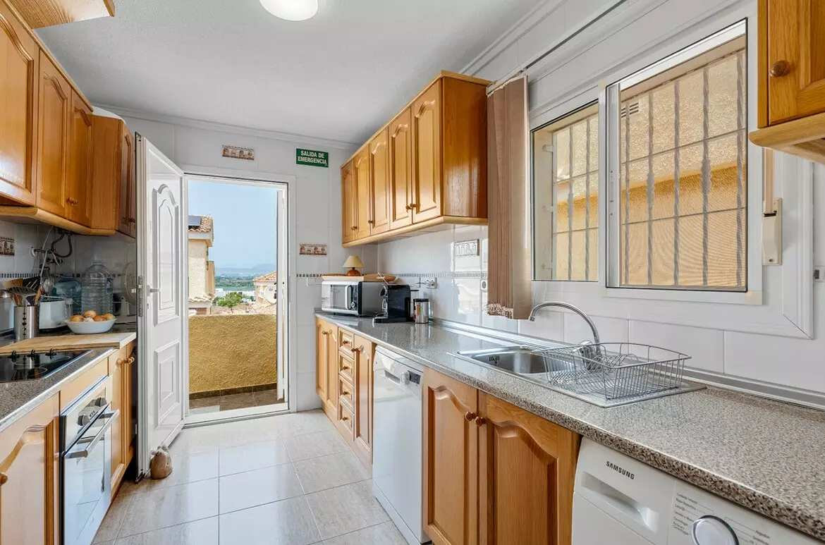 3-bedroom Villa In Santa Pola, Spain (195 M²)