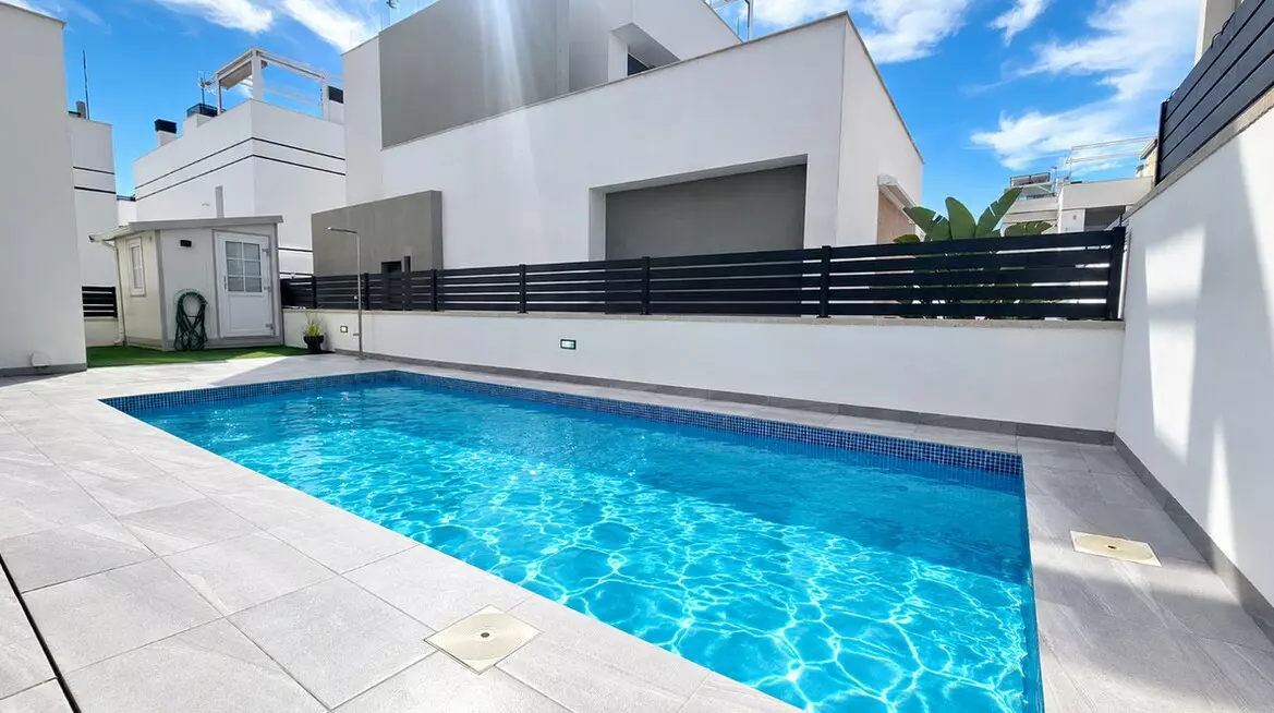 6-bedroom Villa In Orihuela Costa, Spain (208 M²)