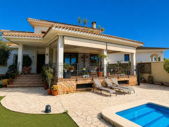 7-bedroom Villa In Orihuela Costa, Spain (450 M²)