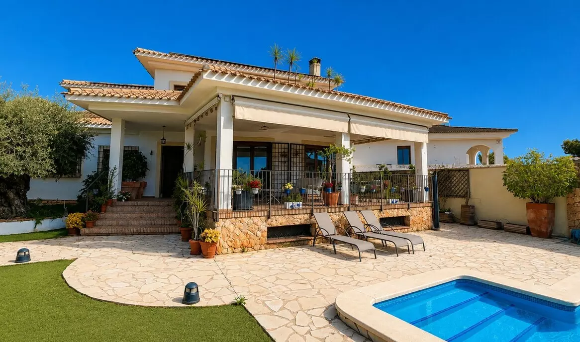 7-bedroom Villa In Orihuela Costa, Spain (450 M²)