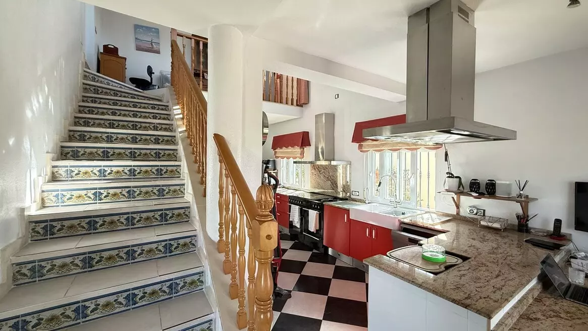 5-bedroom Villa In Orihuela Costa, Spain (214 M²)