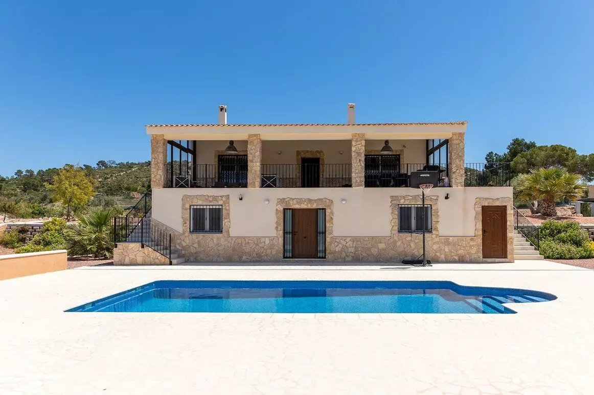 5-bedroom Villa In La Romana, Spain (180 M²)