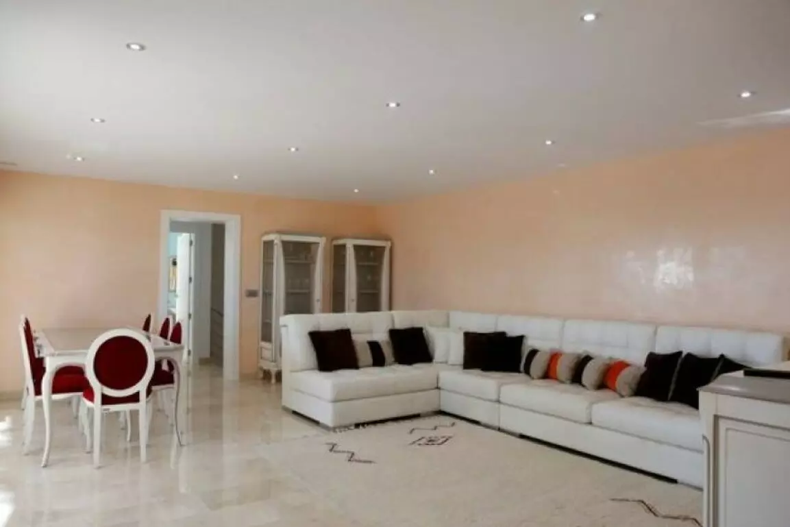 4-bedroom Villa In Alicante, Spain (464 M²)