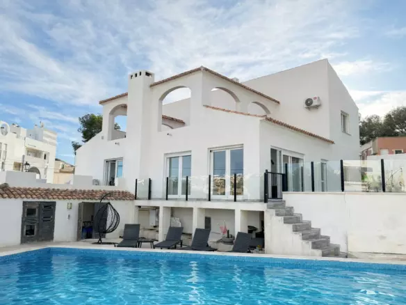 6-bedroom Villa In Orihuela Costa, Spain (240 M²)