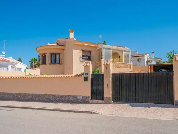 5-bedroom Villa In Rojales, Spain (97 M²)