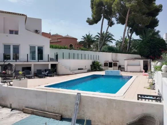 6-bedroom Town House In Orihuela Costa, Spain (240 M²)