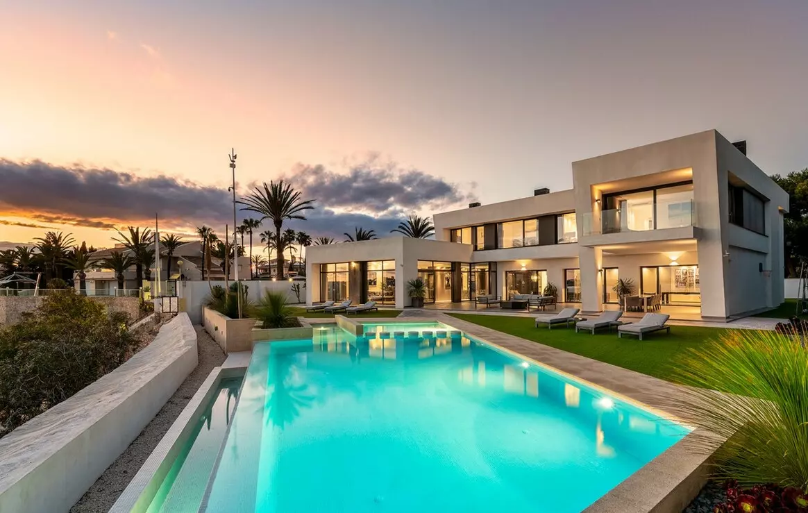 6-bedroom Villa In Cabo Roig, Spain (479 M²)