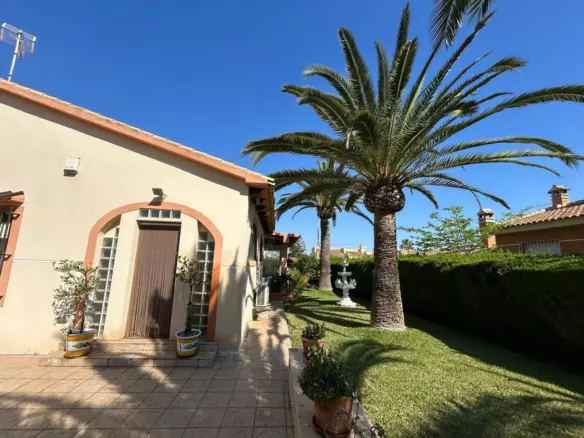 3-bedroom Villa In Cabo Roig, Spain (179 M²)