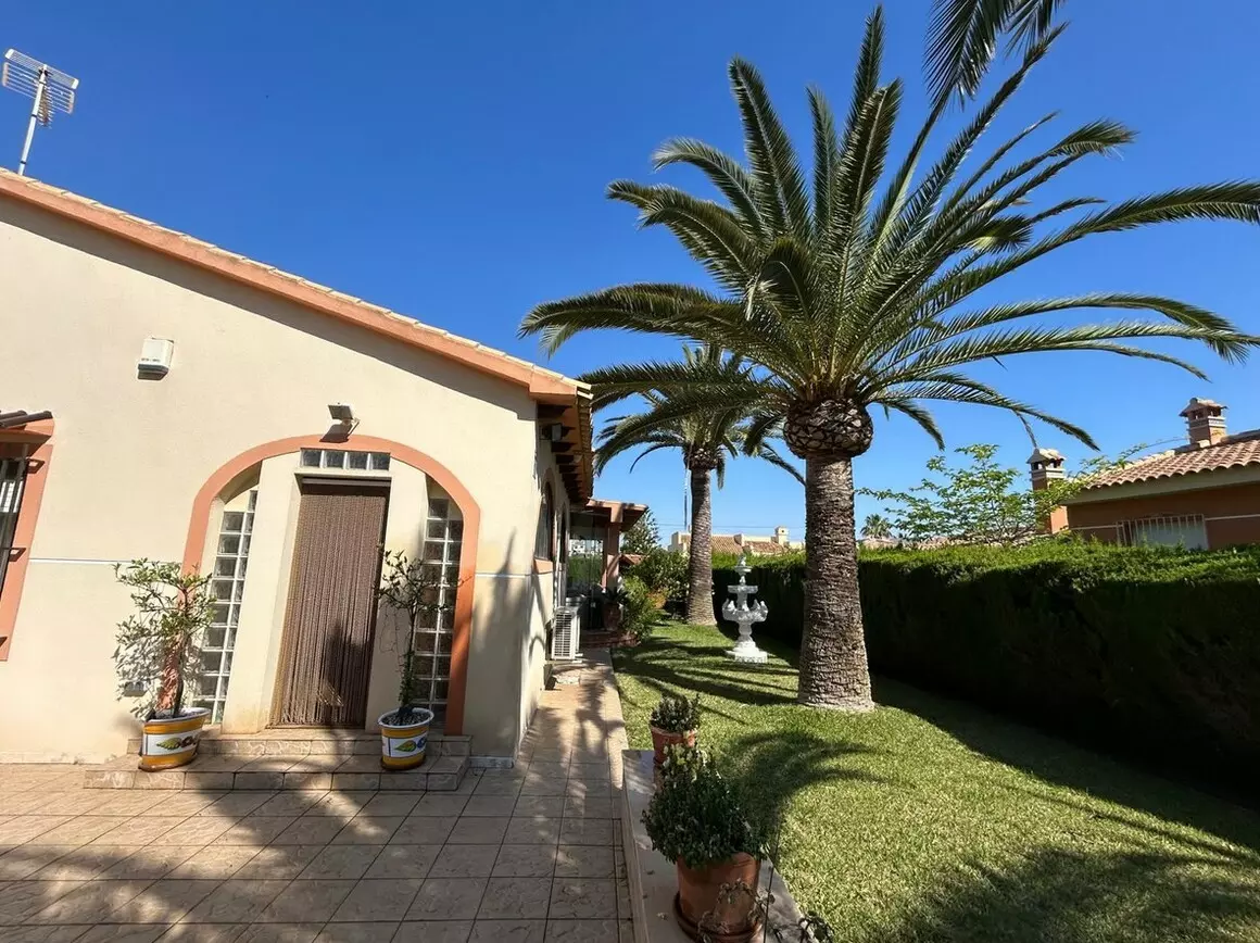 3-bedroom Villa In Cabo Roig, Spain (179 M²)