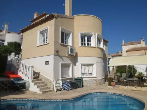 6-bedroom Villa In Orihuela, Spain (175 M²)