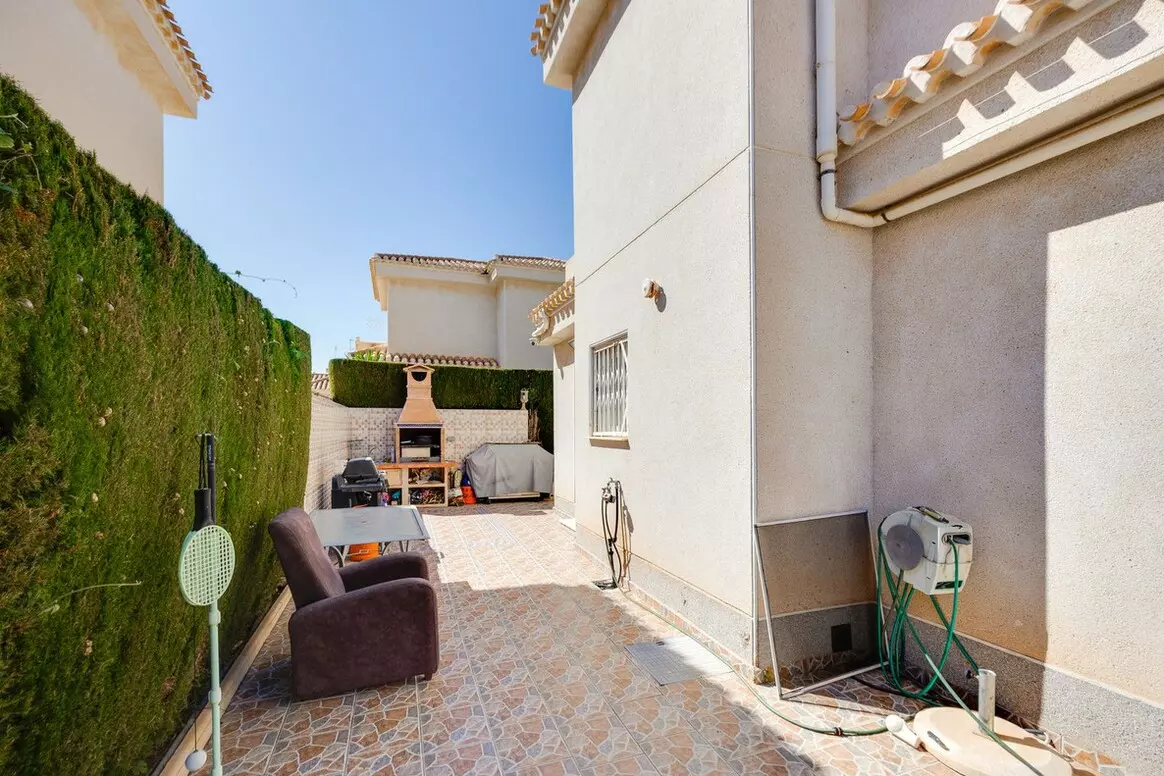 3-bedroom Villa In Orihuela Costa, Spain (125 M²)